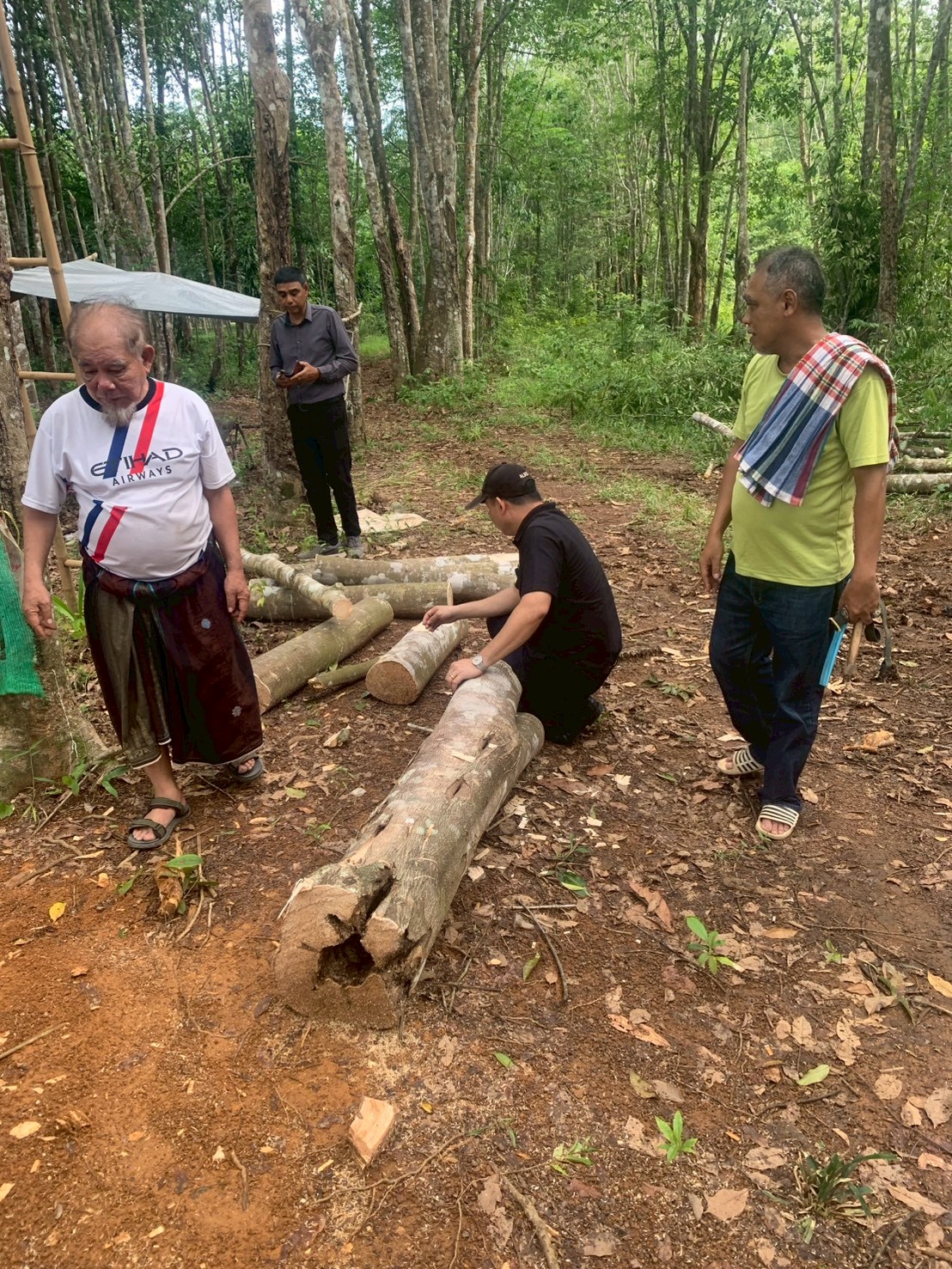 title - ส.ป.ก. ลงพื้นที่ตรวจเยี่ยมและติดตามการดำเนินงานกิจการวิสาหกิจชุมชนไม้กฤษณาแปรรูป